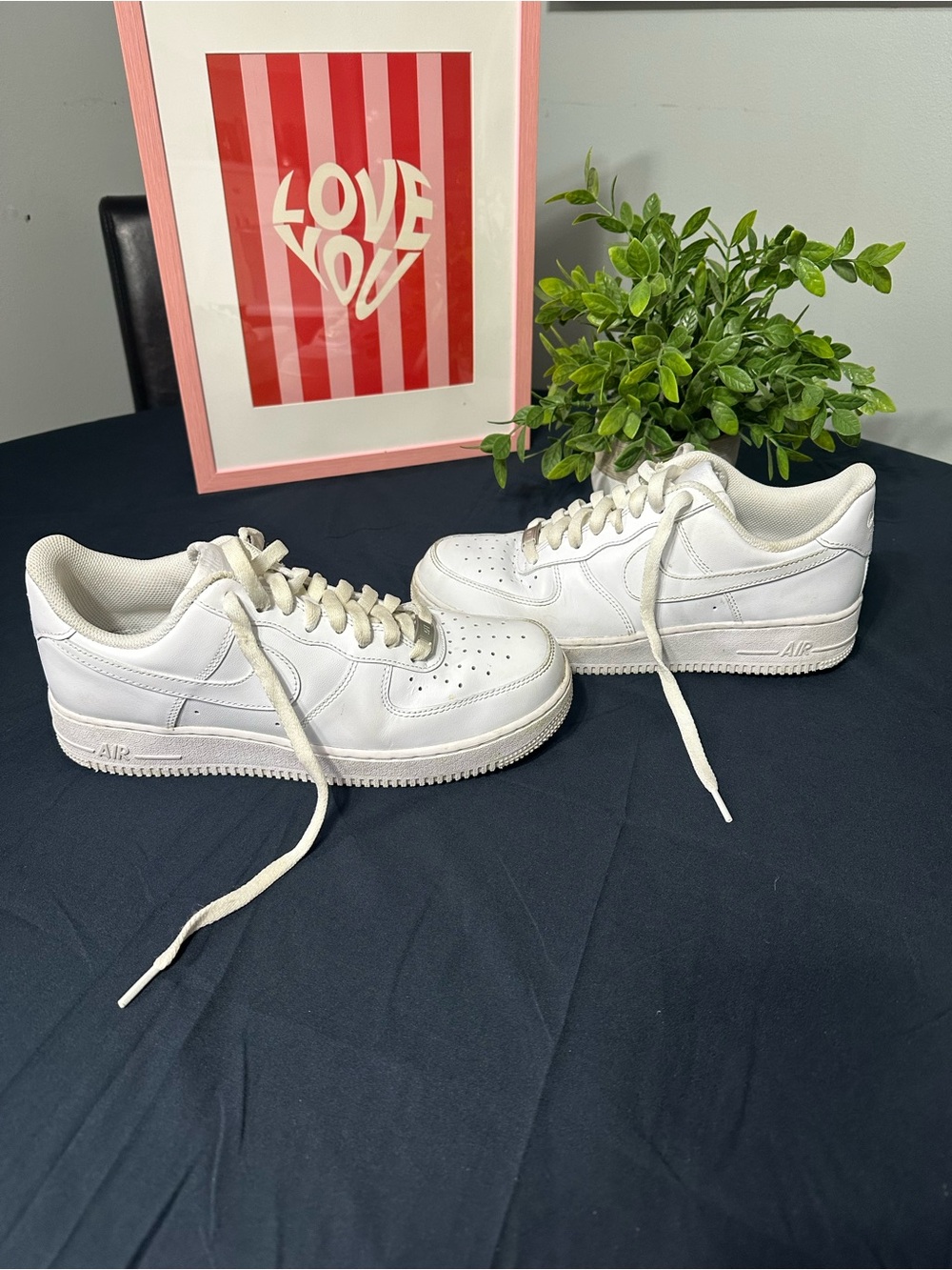 Nike Men's White Leather Low-Top Sneakers - Picture 6 of 9